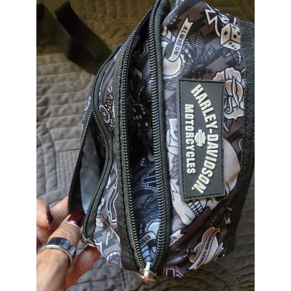 Harley-Davidson Black & Gray Multi-Pocket Crossbody Bag With Adjustable Strap - Picture 4 of 7
